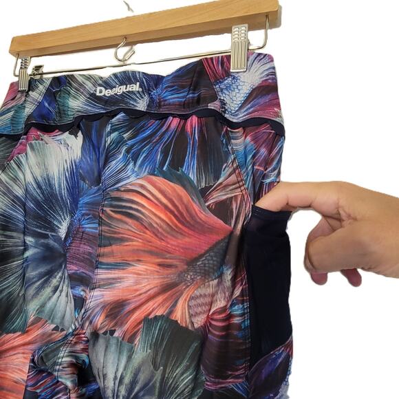 Desigual 3/4 Sport Leggings Capri Women's Size XL Workout Gym Mesh Colorful - Picture 8 of 11